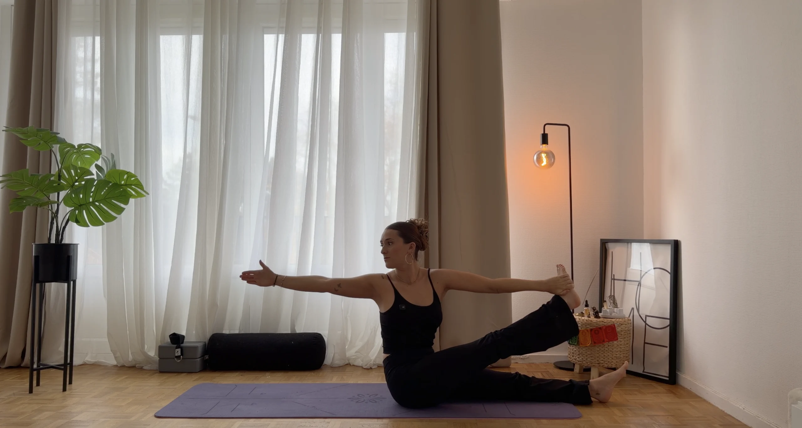torsion assise sur le fessier