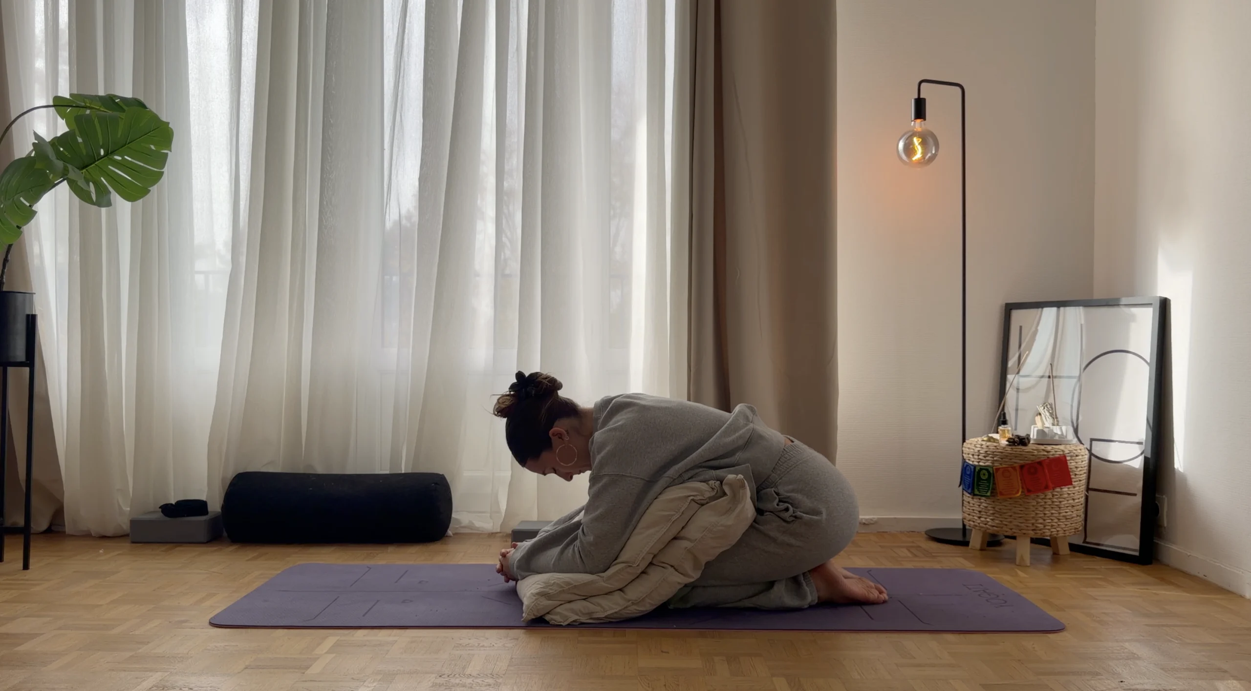 posture de l'enfant avec deux oreillers