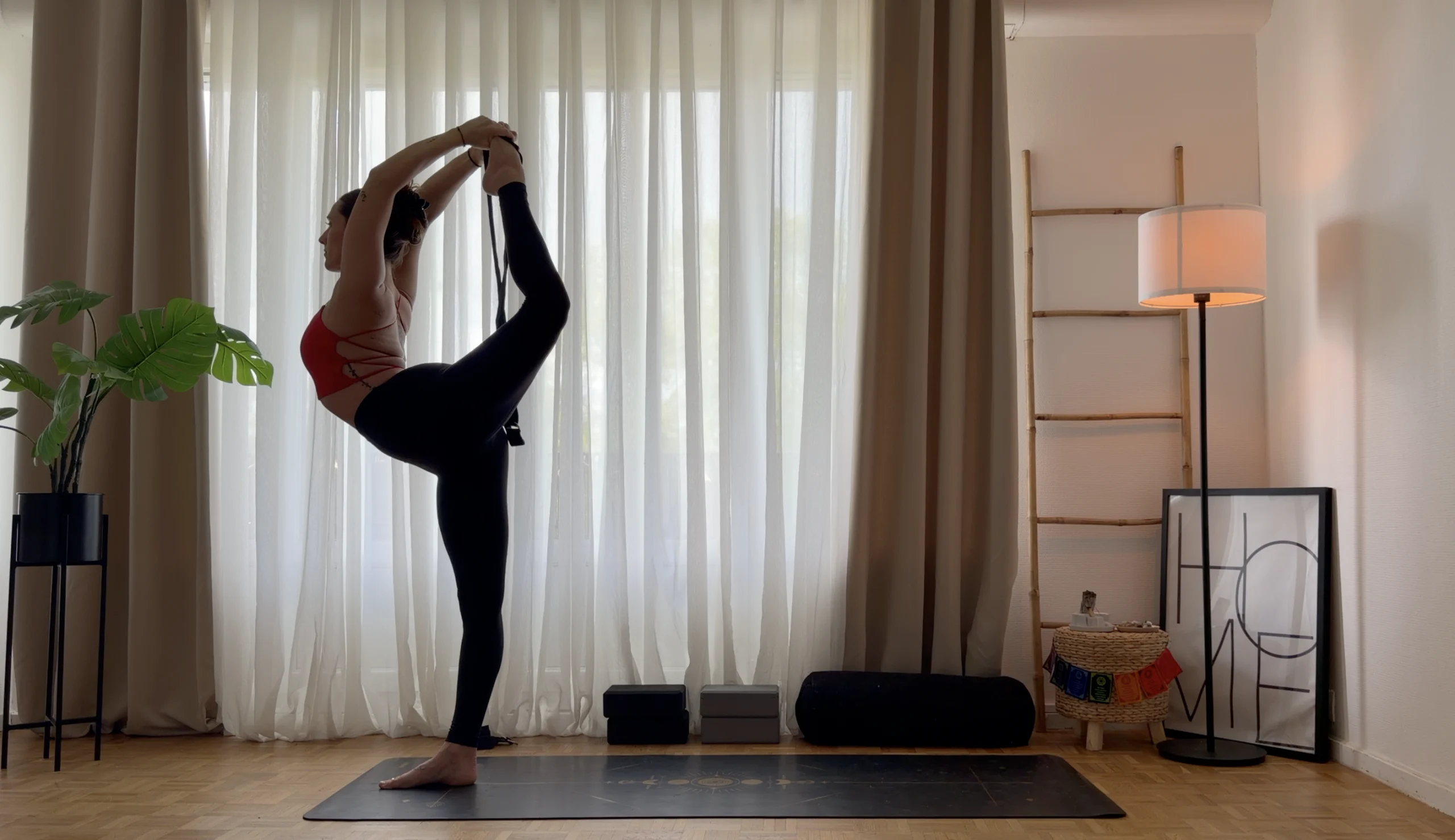 posture du danseur sur un pied yoga