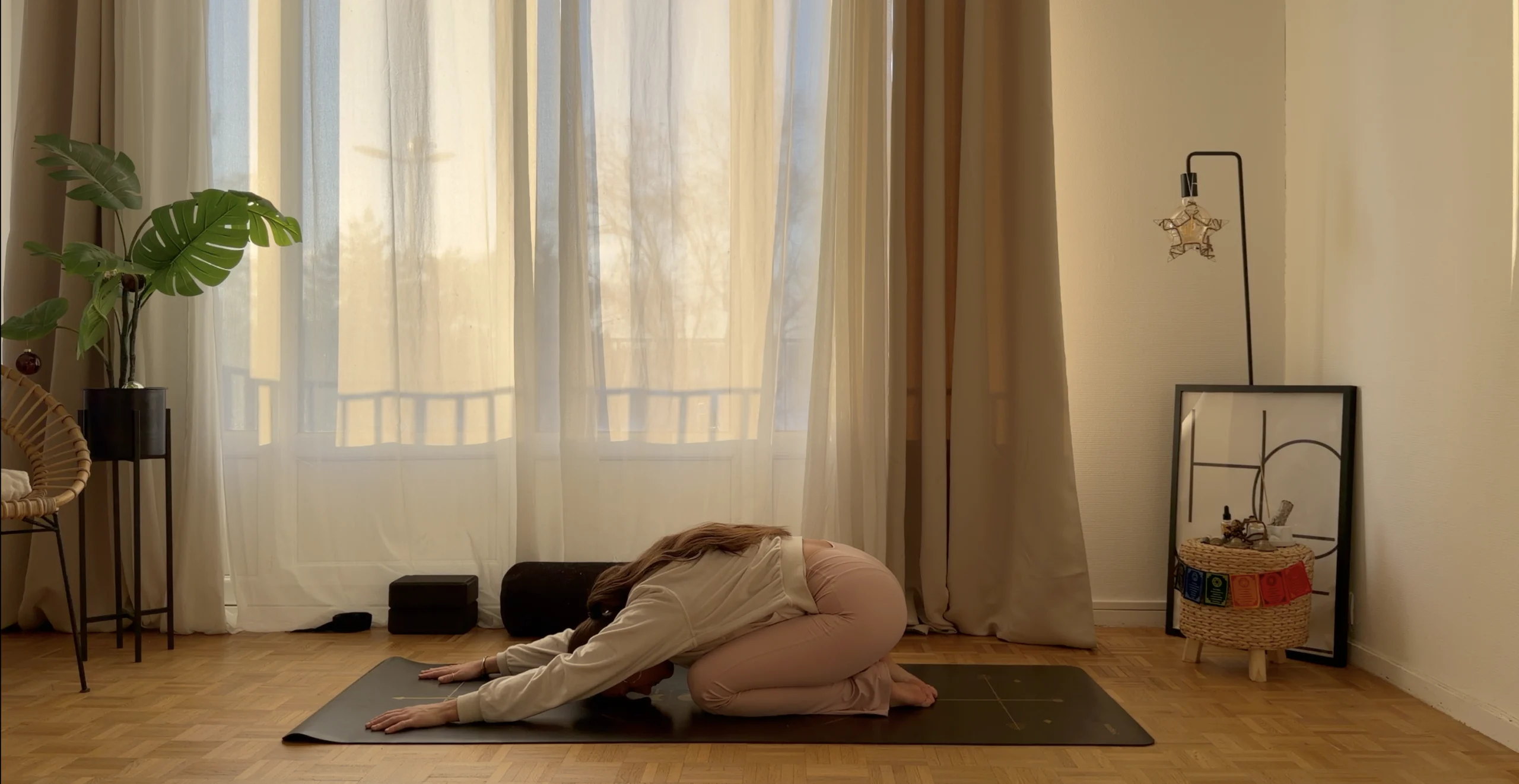 posture de l'enfant yoga